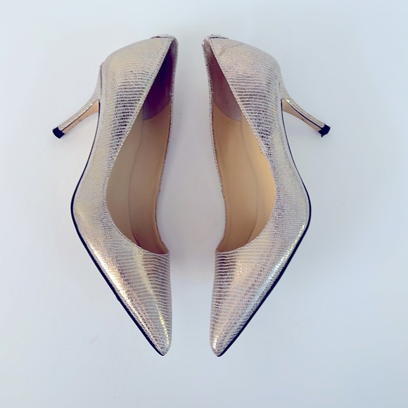 Ivanka Trump Silver Metallic Pumps - Picture 5 of 8